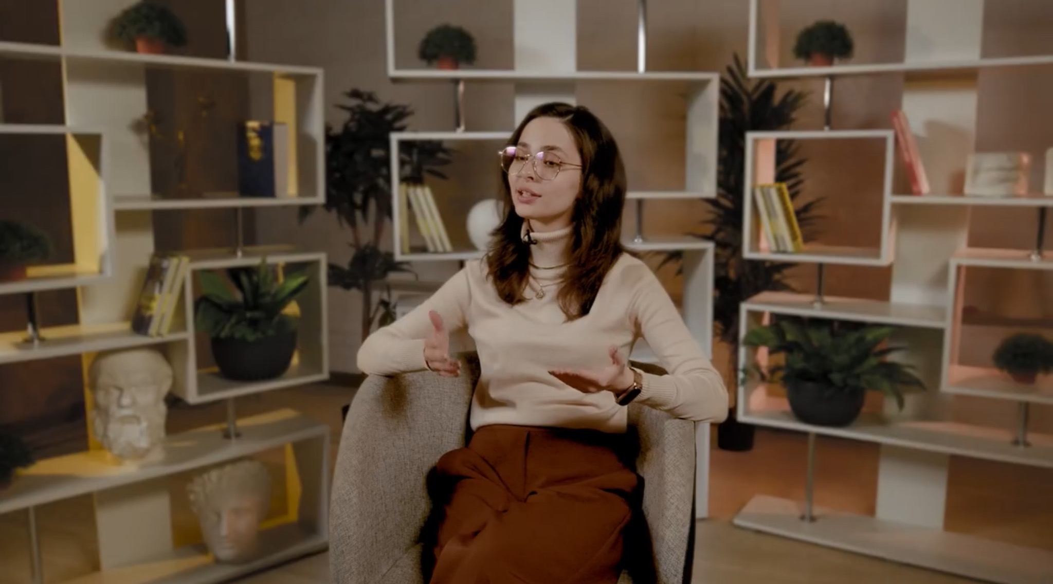 Анна в профессиональной обстановке